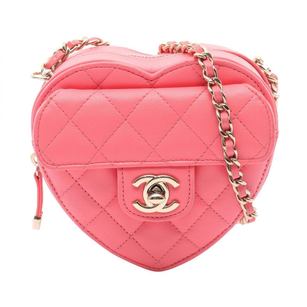 Chanel Heart Chain Clutch Handbag, Matelassé Shoulder Bag/Handbag, Lambskin L...